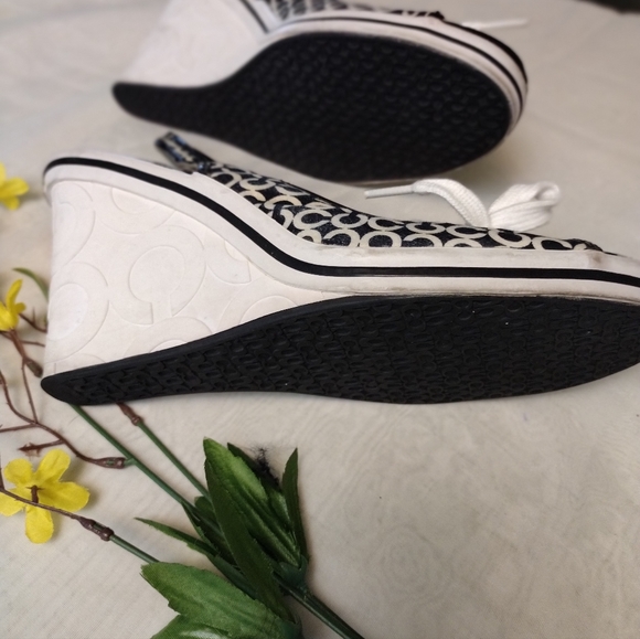 Coach Emilian Black and White Canvas and Patent Leather Wedges Size 9.5 - Picture 2 of 4